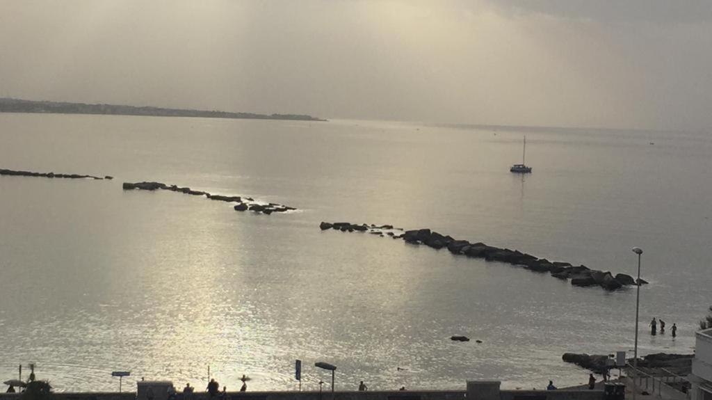Apartmán La Mia Terrazza Sul Mare - Mared'Amare Bari Exteriér fotografie