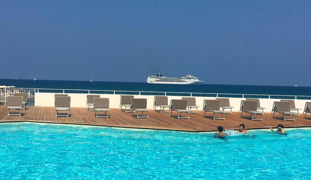 Apartmán La Mia Terrazza Sul Mare - Mared'Amare Bari Exteriér fotografie